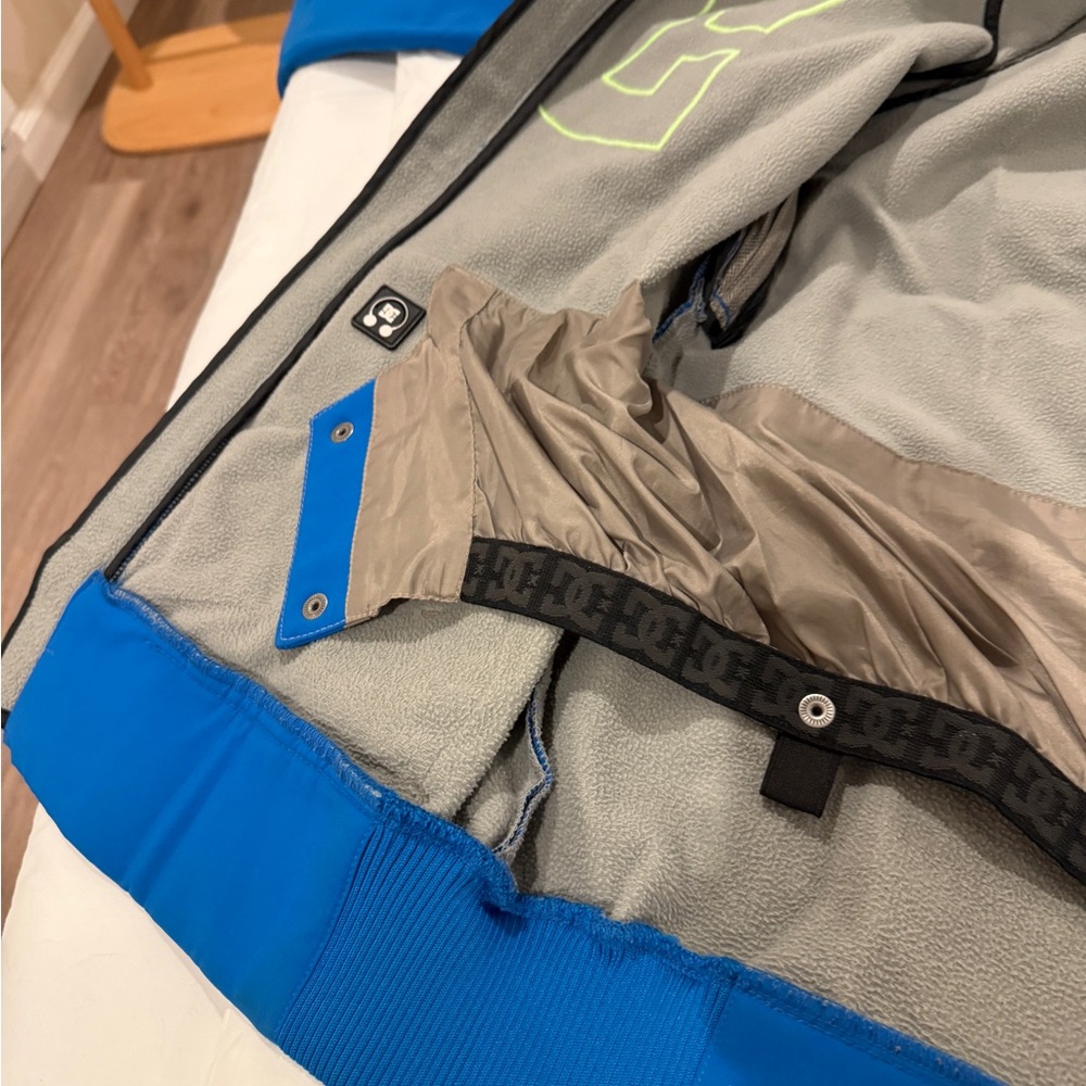 DC Blue Softshell Ski/Snowboard Jacket - Picture 16 of 16